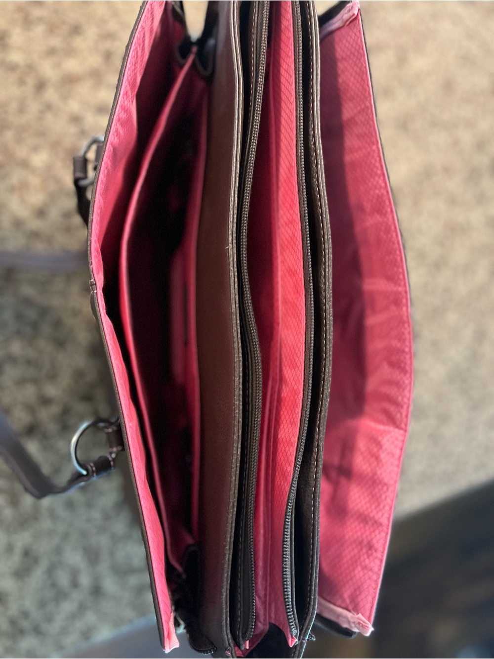 Buxton Brown Leather Shoulder Bag with Pink ID Tag - Picture 6 of 9